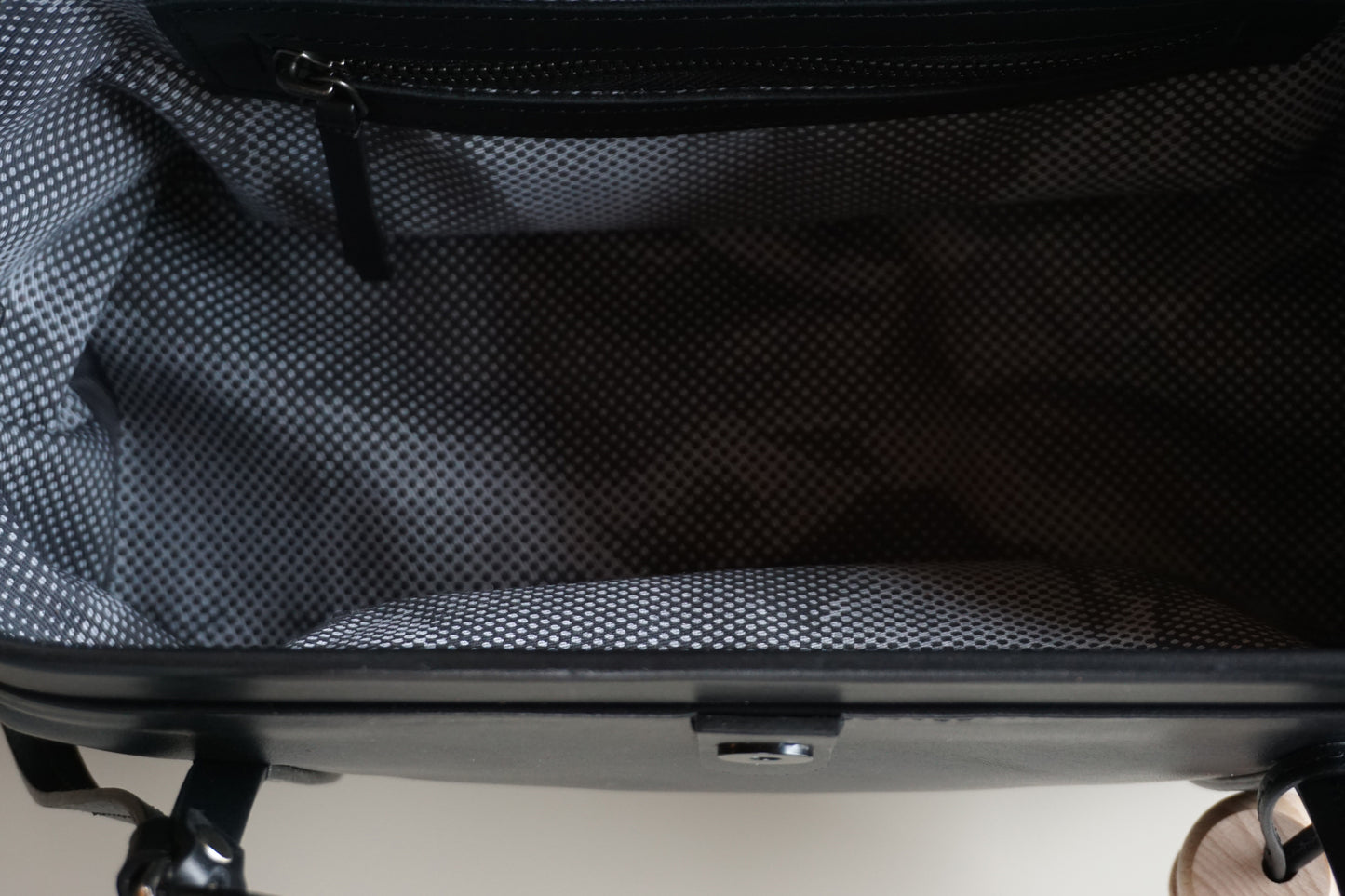 soon available - RAY frame bag - black leather