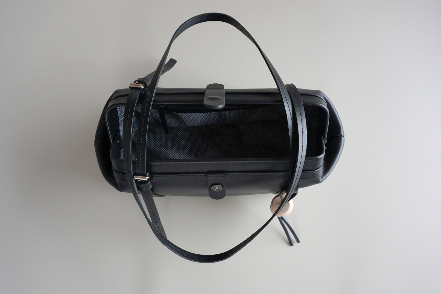 soon available - RAY frame bag - black leather